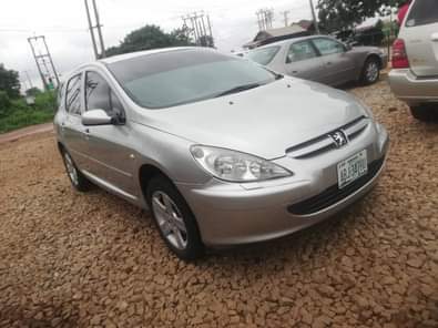 A picture of Normal hand 307 manual drive Price is 2 2m Location