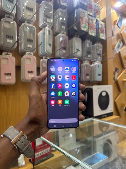 A picture of Samsung s21 plus 5g