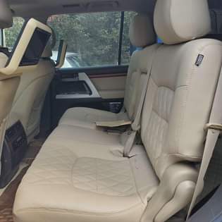 A picture of Land Cruiser V8 135m