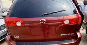 A picture of Make Toyota Model Sienna Trim LE Option Basic Type 4dr