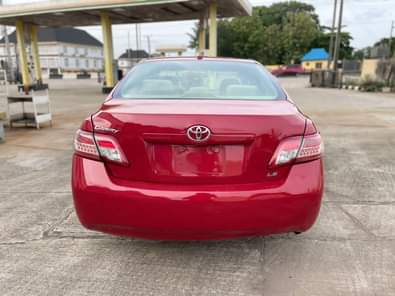 A picture of wow This is fully loaded Toyota Camry 2010 model xle