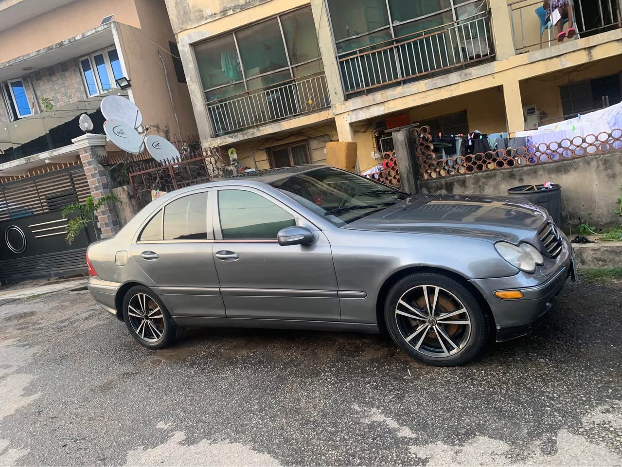 A picture of Mercedes Benz