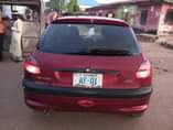 A picture of PEUGEOT 206