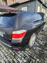 A picture of 012 model Toyota highlander
