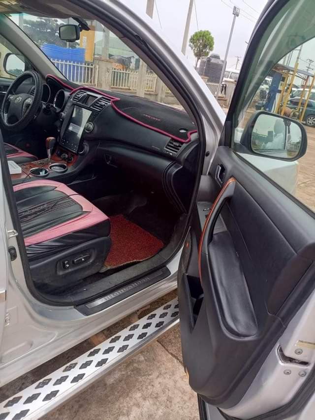 A picture of EXTREMELY CLEAN HIGHLANDER 2008 MODEL LOCATED AT KADUNA 8 5
