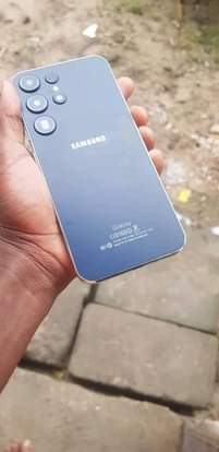 A picture of SAMSUNG GALAXY s23 ULTRA COPY