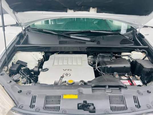 A picture of Bearly Used Toyota Highlander Limited Edition 2010