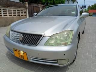 A picture of Toyota crown royal