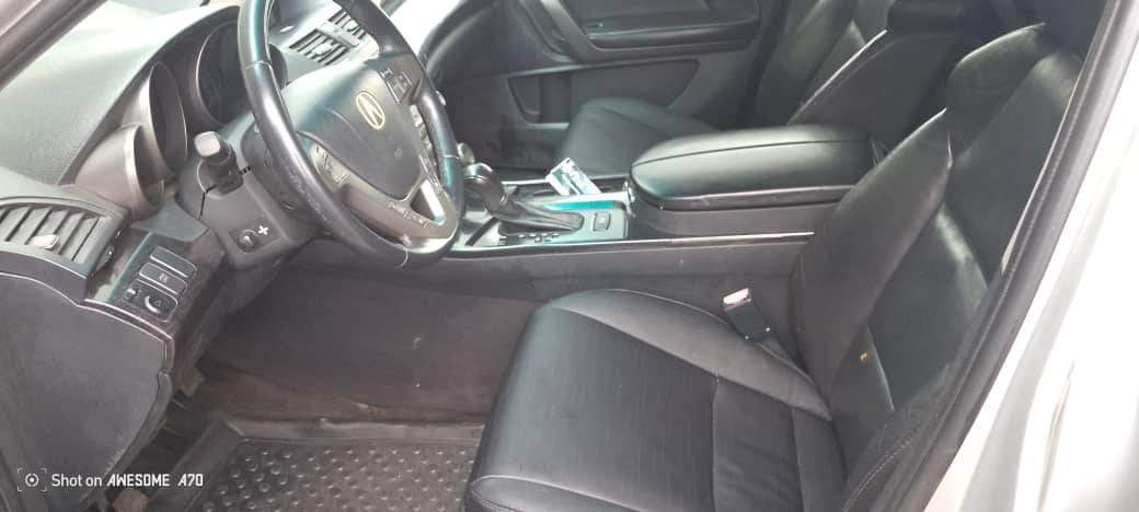 A picture of 2009 Belgium grade model Acura MDX Everything is working perfectly