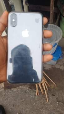 A picture of iPhone x for sale going for 160k contact 09065264237