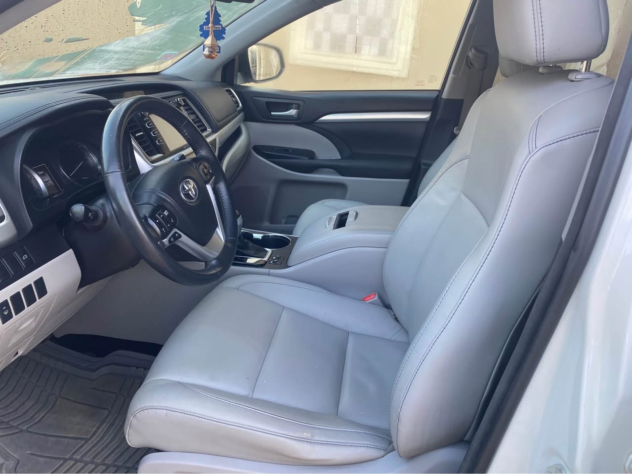 A picture of Toyota Highlander 2015 08077814086