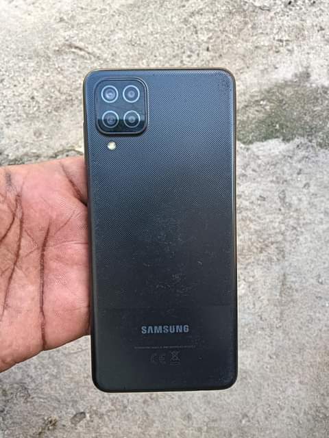 A picture of SAMSUNG A12