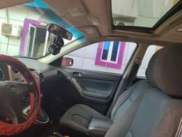 A picture of Highest Grade Toyota matrix 2007 model with first body For