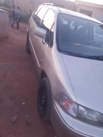 A picture of Honda Odyssey Shuttle 1999