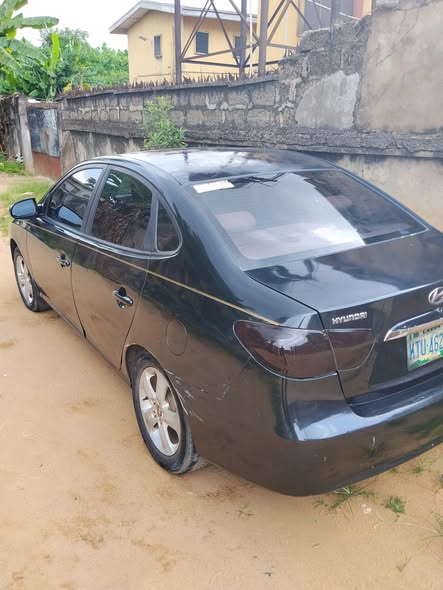 A picture of Hyundai elentra 2010 model