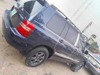 A picture of TOYOTA HIGHLANDER 2003