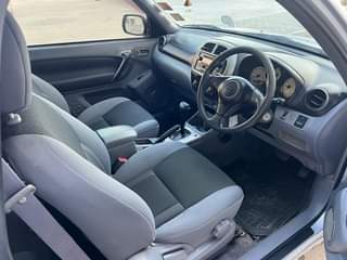 A picture of PRICE Bei Tsh 14 8M Maongezi yapo Toyota RAV4 Year
