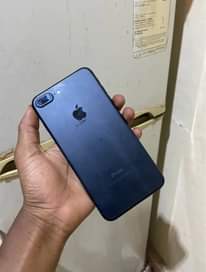 A picture of Iphone 7plus GB128