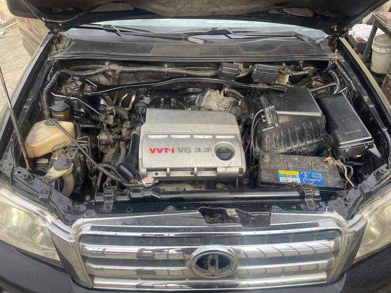 A picture of TOYOTA HIGHLANDER FAST DEAL Model 2006 Catalyst intact Duties duly