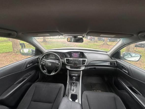 A picture of Honda Accord V4 2014
