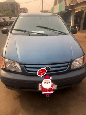 A picture of Toyota Sienna Engine excellent Gear Ac working Buy and drive