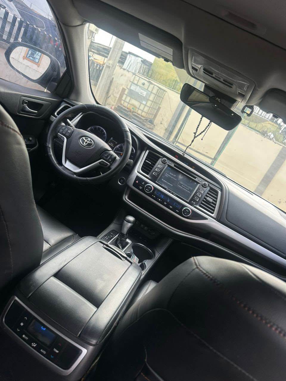 A picture of 2018 Toyota Highlander XLE
