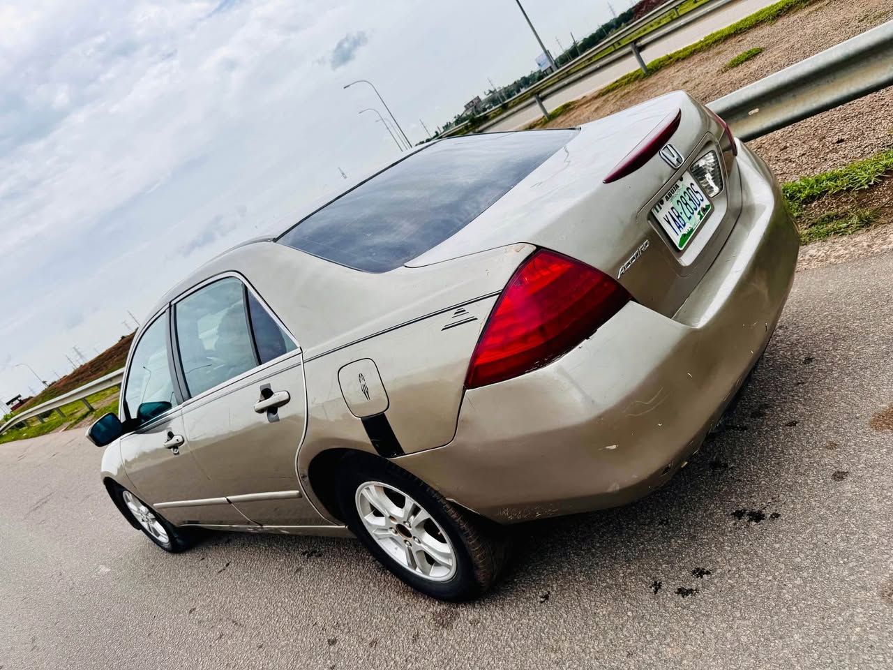 A picture of Distress 2007 Honda DC
