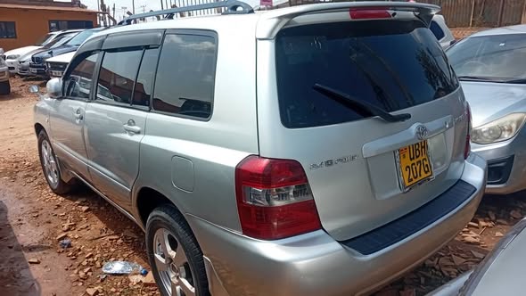 A picture of Toyota kluger 7 sitter