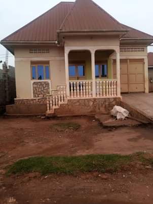 A picture of Quick sale 65m Houses 3 bedrooms on sale 65m Located