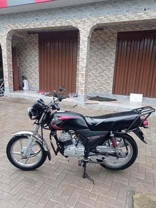 A picture of Tunauza pik pik used mazungumzo yapo bei tofaut tofaut