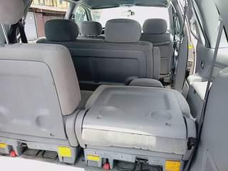 A picture of Toyota Sienna 03