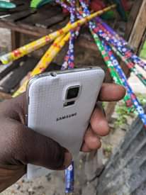 A picture of SAMSUNG S5