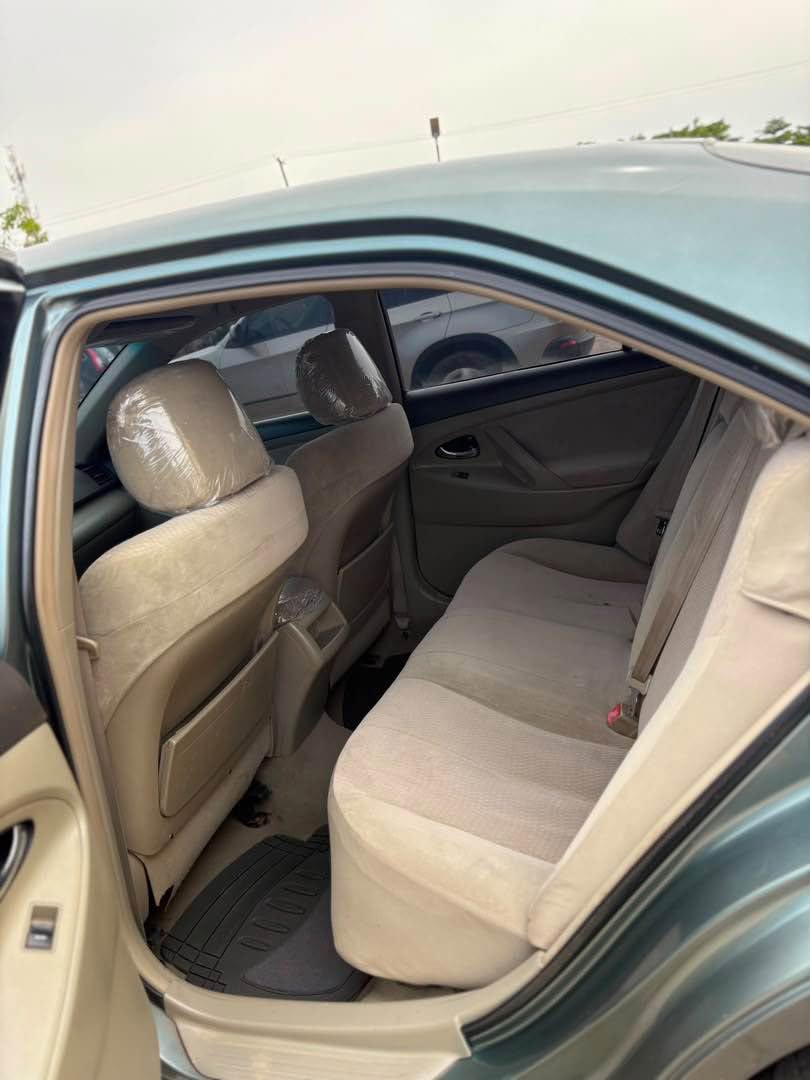 A picture of TOYOTA CAMRY 2010