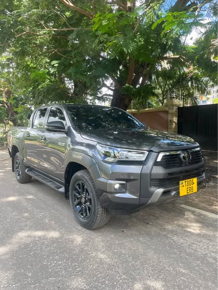 A picture of TOYOTA HILUX DOUBLE CABIN ERB PRICE 120M 0765242424 Call WhatsApp