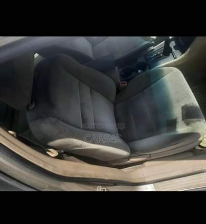 A picture of Honda Accord 2003 4plugs register park
