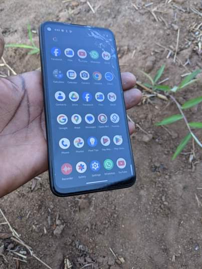 A picture of Google pixel 4a gb128 ram6 net4g krek kdg 0686820249