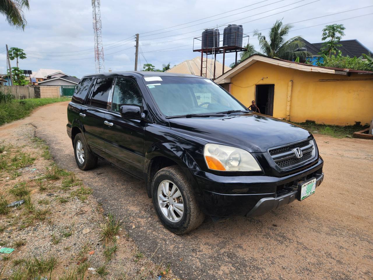 A picture of Honda pilot