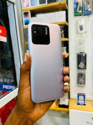 A picture of Redmin 10A iyo 32gb Ram 2.5gb naibwaga kitonga boss njoo