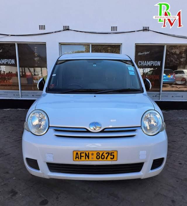 used toyota sienta