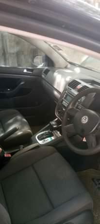 A picture of Bei imeshuka njoo ujiwahie Gari aina ya Volkswagen Golf inauzwa