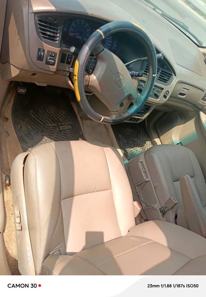 A picture of TOYOTA SIENNA