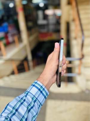 A picture of 13 pro max 512gb USA variant