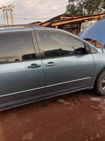 A picture of Neatly Used Toyota Sienna 2005 model