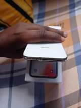 A picture of IPHONE X KALI SANA BADO MPYAA KABISA INAUZWA