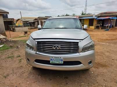 A picture of Infinity QX56 2012 model v8 Engine