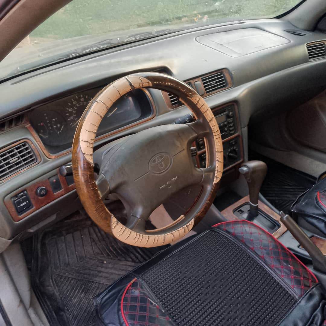 A picture of Toyota Camry Droplight