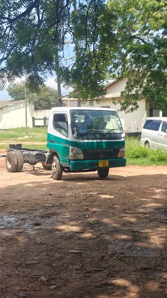 A picture of MITSUBISHI CANTER