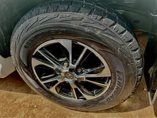 A picture of TOYOTA LAND CRUISER V8