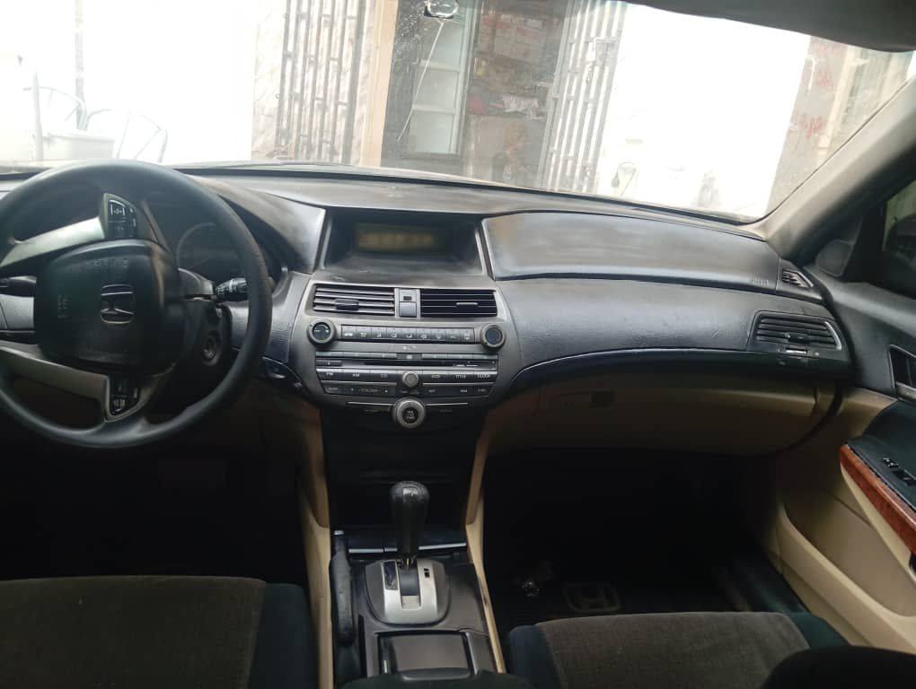 A picture of Honda Accord 08