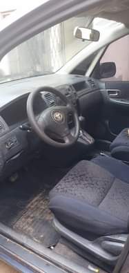 A picture of Toyota Corolla Verso 2004 Sound engine and gear AC compressor
